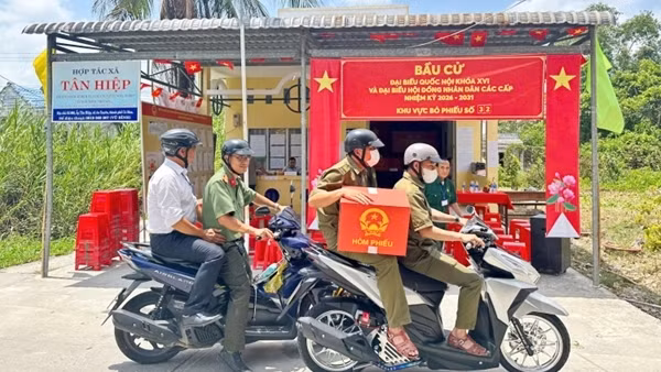 Đến 17h30, tỷ lệ cử tri cả nước tham gia bầu cử đã đạt 94,53%