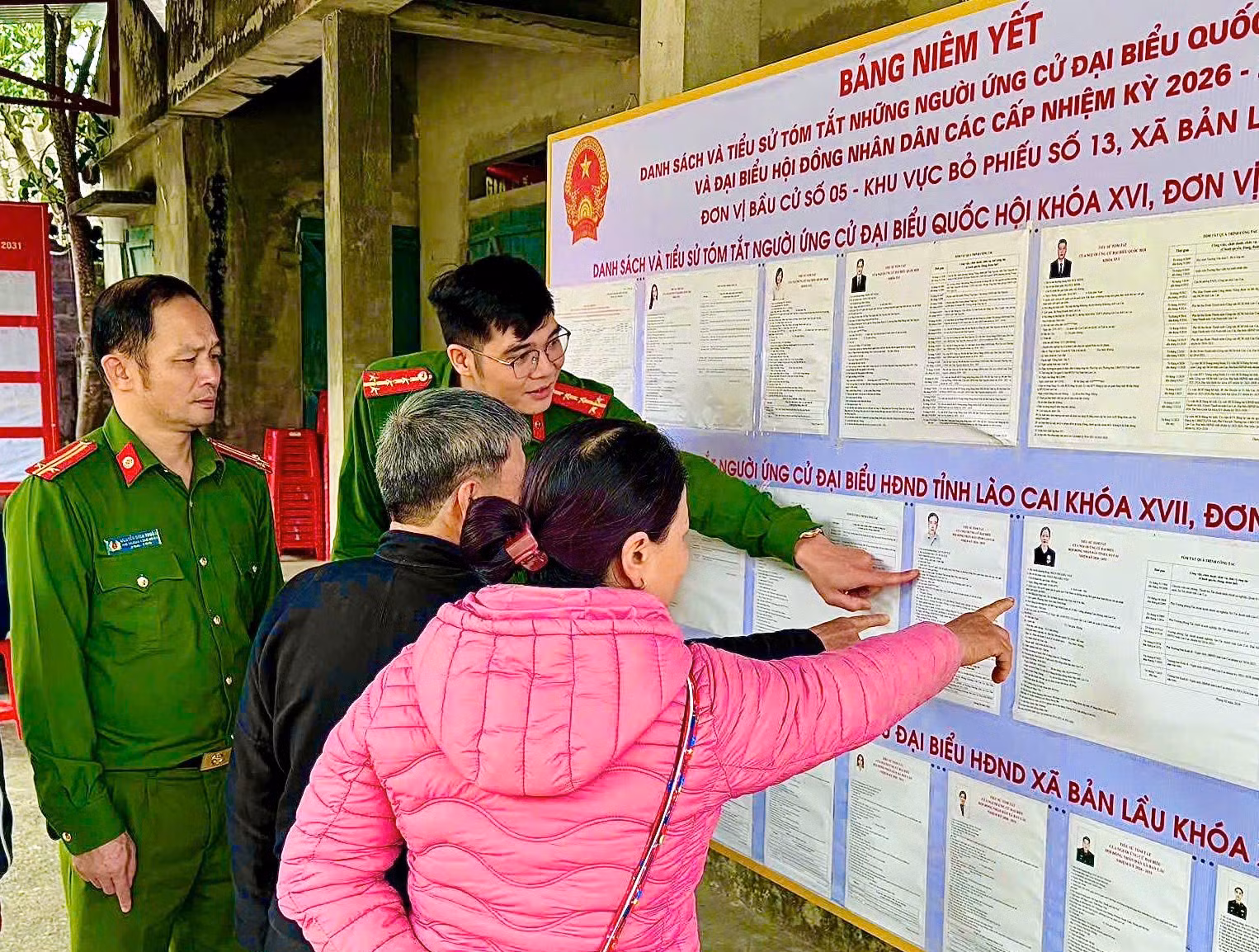 Công an cơ sở đổi mới phương thức tuyên truyền pháp luật và thông tin bầu cử ở vùng đồng bào dân tộc thiểu số -0