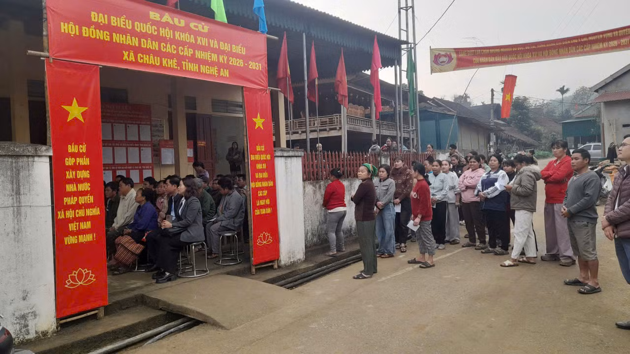 Đồng bào Đan Lai nô nức trong ngày bầu cử sớm -0
