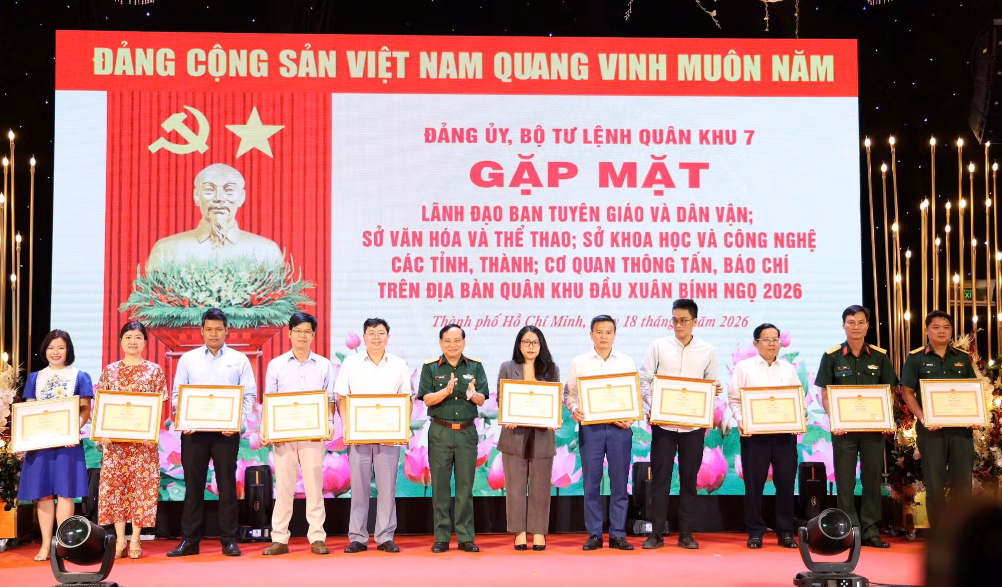 Quân khu 7 gặp mặt các cơ quan thông tấn, báo chí đầu Xuân Bính Ngọ 2026 -2