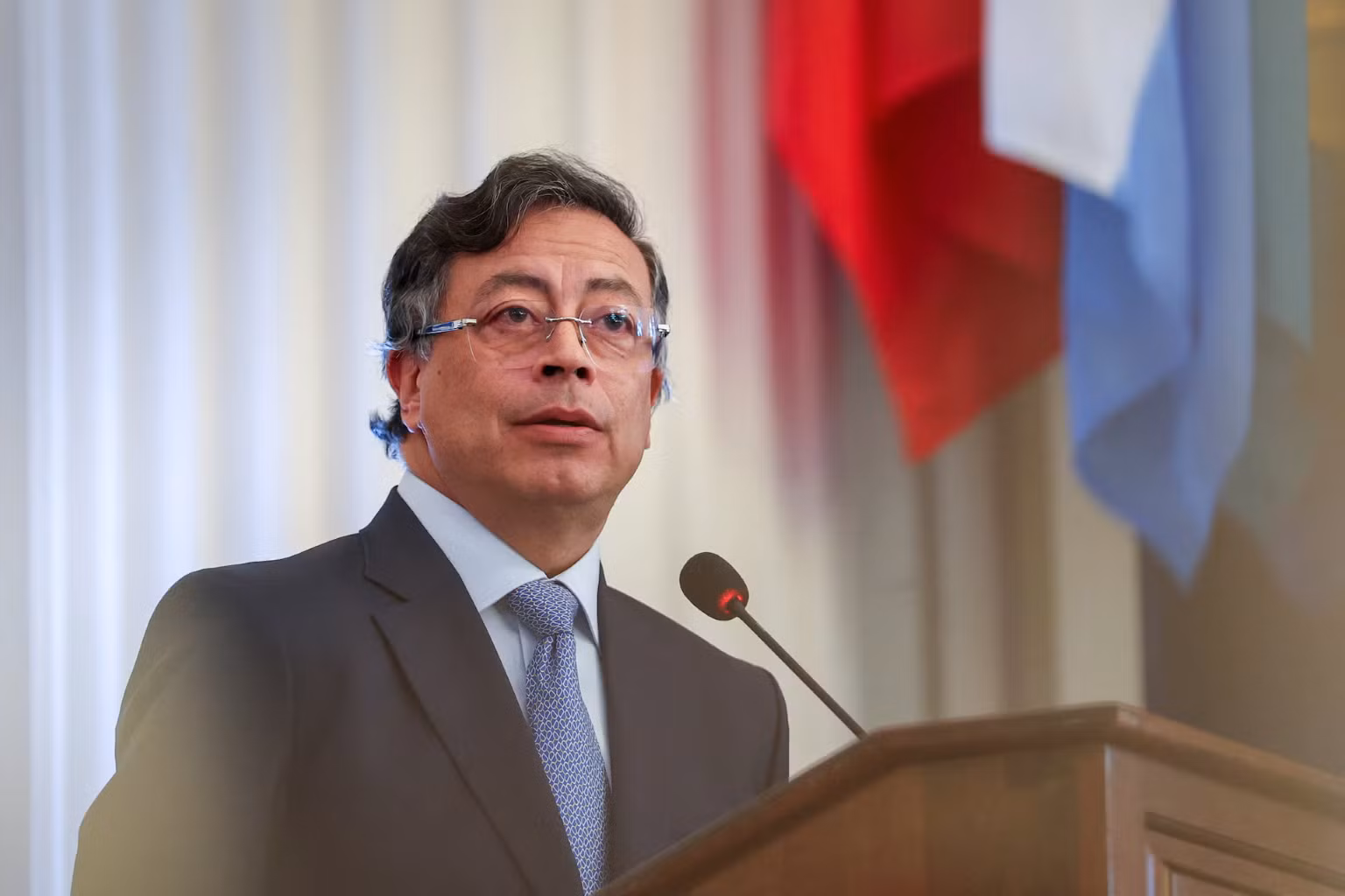 Tổng thống Colombia nghi ngờ nước láng giềng ném bom qua biên giới -0