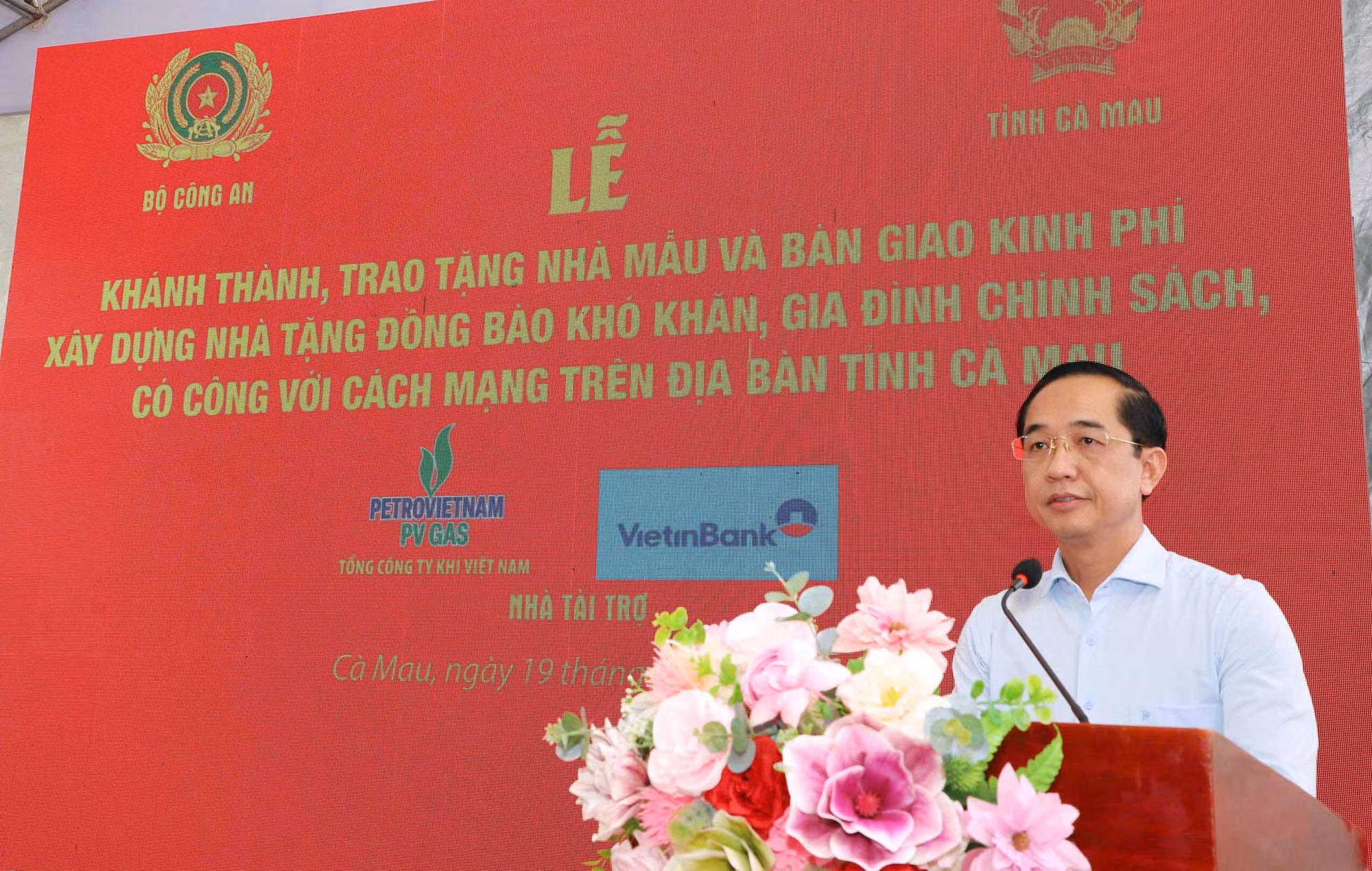 Bộ Công an bàn giao kinh phí xây dựng 500 căn nhà tặng các hộ khó khăn tại tỉnh Cà Mau -0