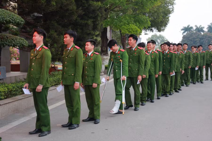 Niềm tự hào của học viên CAND trong lần đầu cầm lá phiếu -0