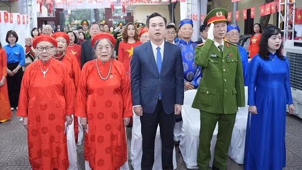 Cử tri cả nước phấn khởi thực hiện quyền làm chủ trong kỳ bầu cử 2026