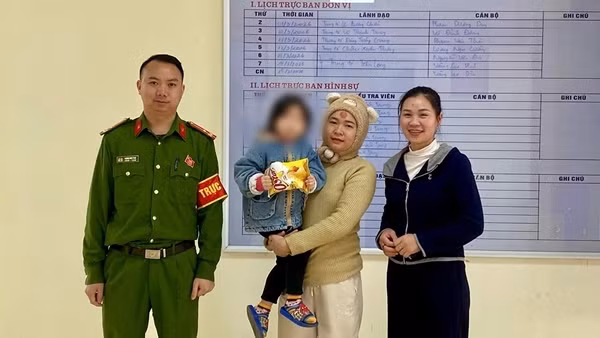 Công an xã kịp thời hỗ trợ bé gái 4 tuổi đi lạc tìm lại gia đình