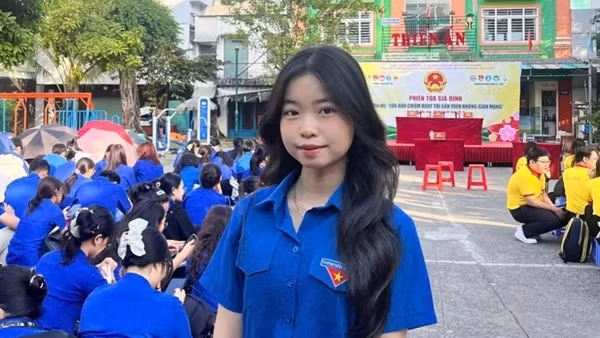 Niềm vui của những thanh niên lần đầu đi bầu cử