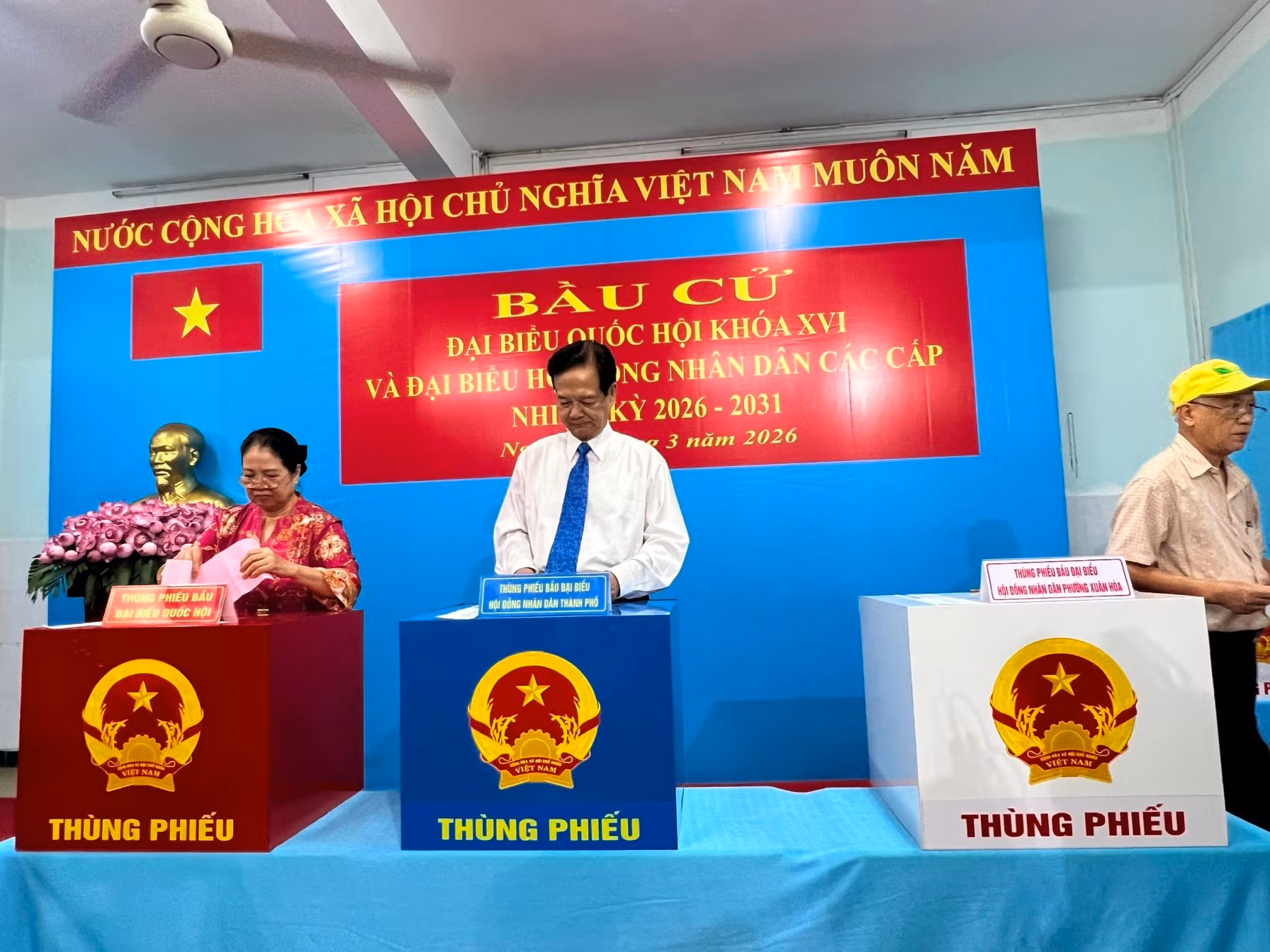 Cử tri TP Hồ Chí Minh nô nức tham gia bầu cử -1