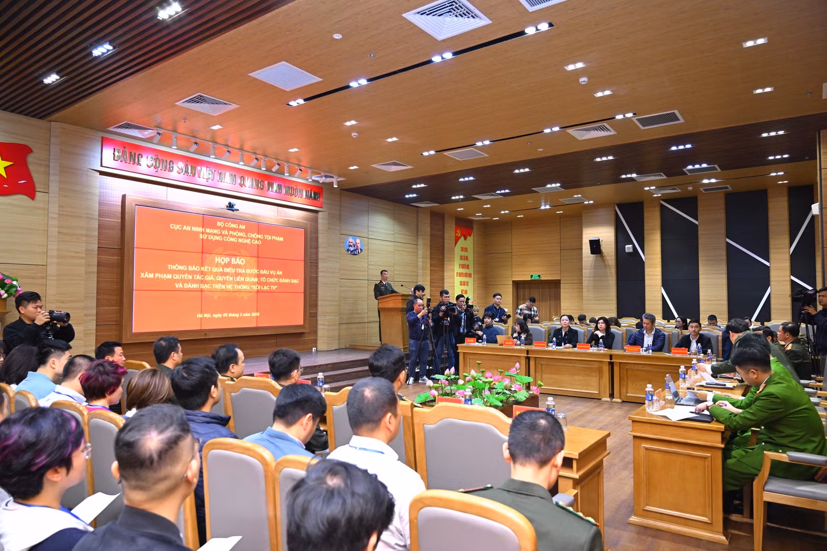 AI có thể bị lạm dụng để tạo ra nội dung khiêu dâm giả -0