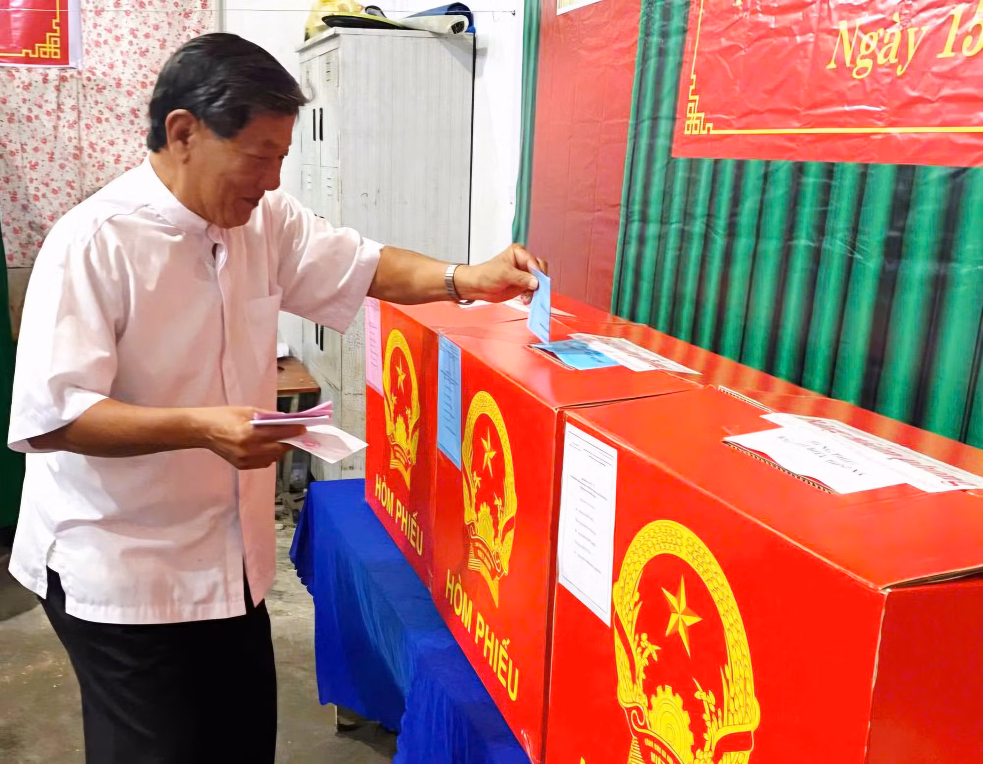 Cử tri là chức sắc, chức việc, đồng bào tôn giáo TP Cần Thơ hăng hái tham gia bầu cử -0