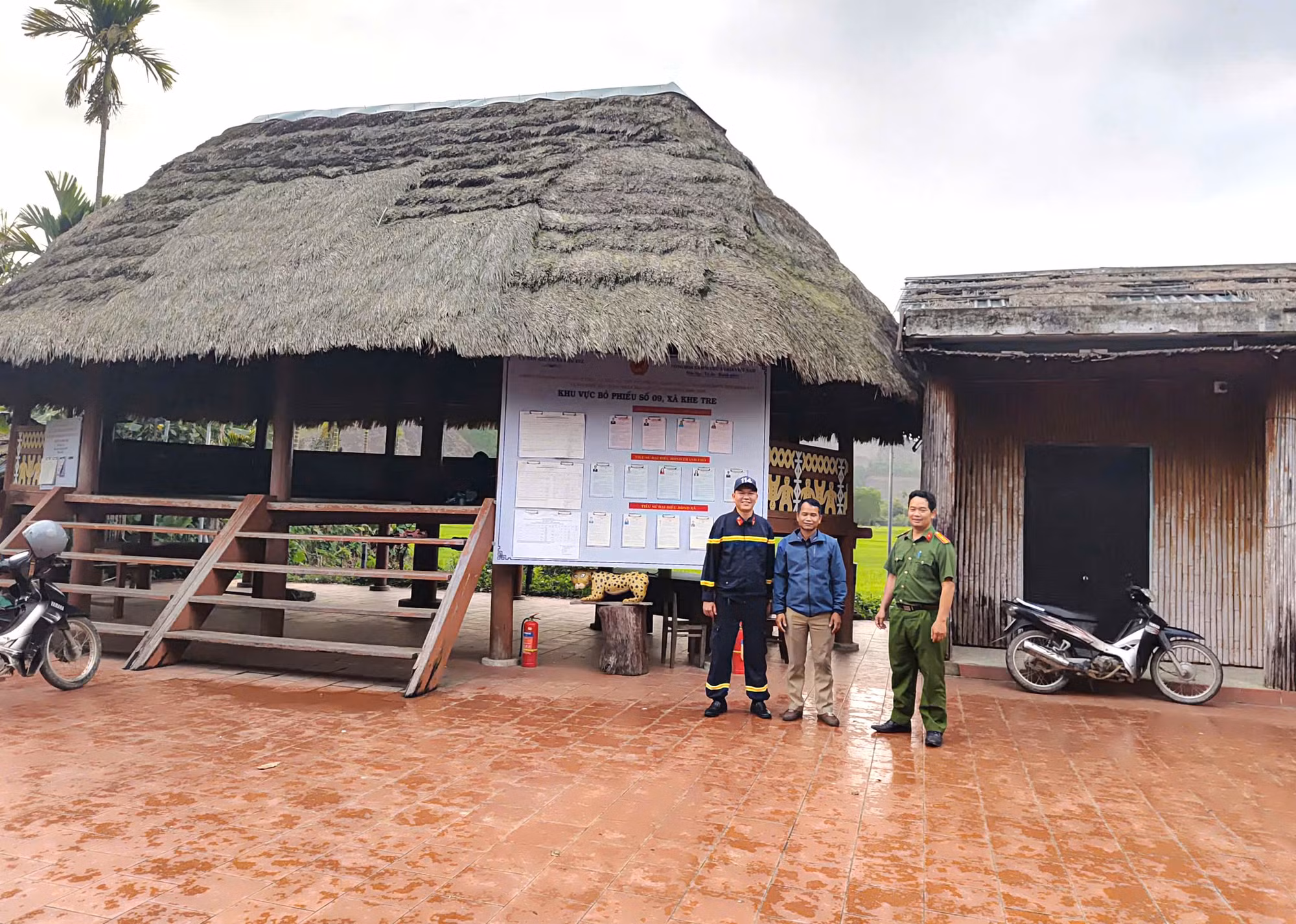 Công an TP Huế tăng cường kiểm tra, đảm bảo an toàn phòng cháy, chữa cháy tại các điểm bầu cử -0