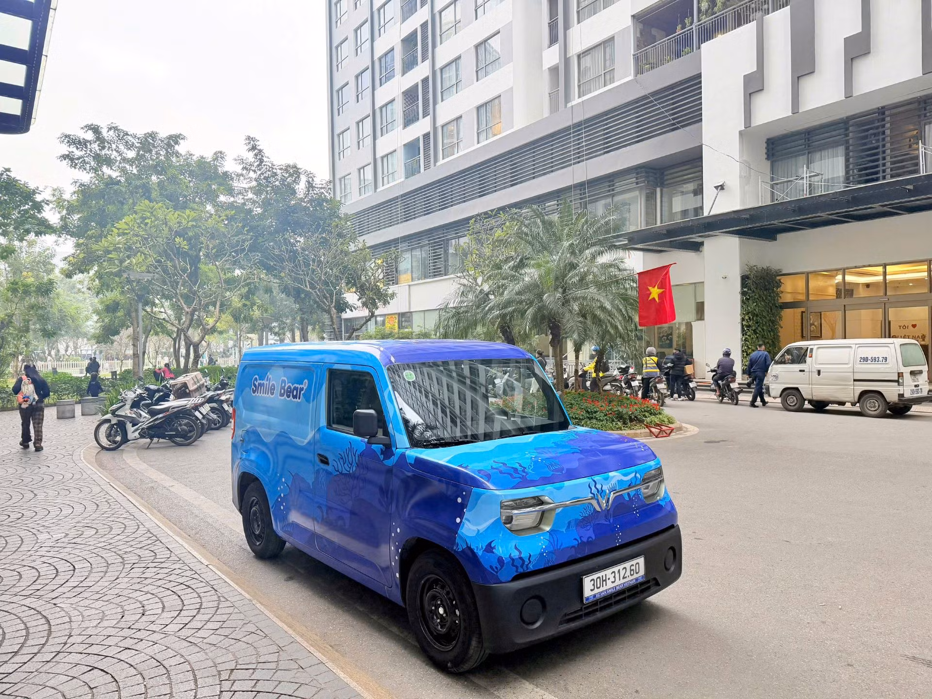 Chủ xe VinFast EC Van: “Tiết kiệm hơn 6 triệu đồng/tháng so với xe chạy xăng” -0
