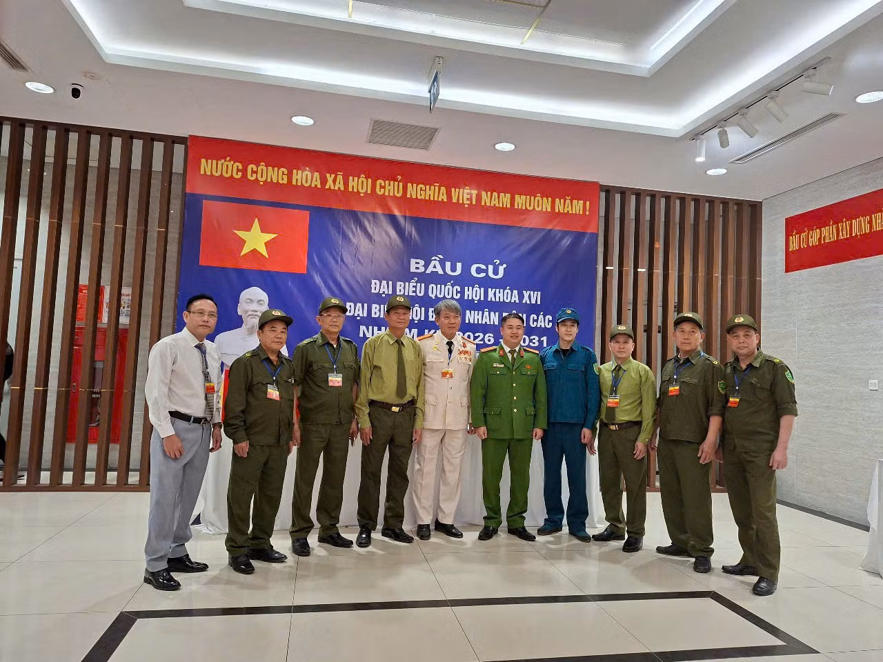 Các cán bộ hội viên Cựu Công an nhân dân Việt Nam gửi gắm niềm tin trước ngày bầu cử -0