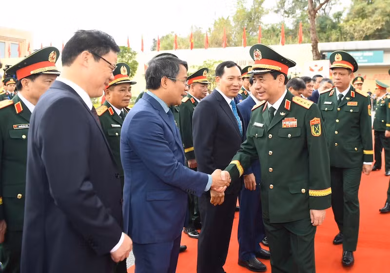 Giao lưu hữu nghị quốc phòng biên giới Việt Nam - Trung Quốc lần thứ 10 -1