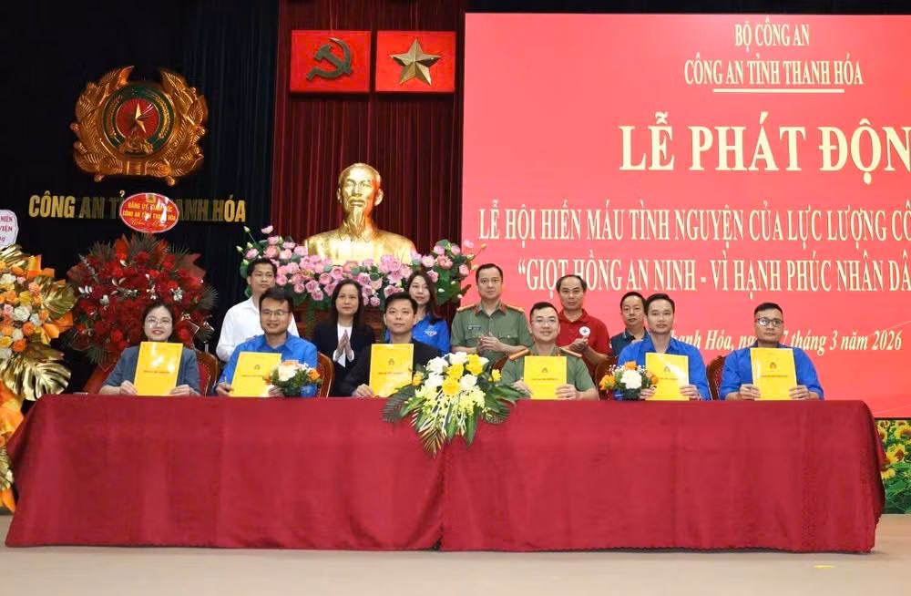 Hơn 2.000 CBCS Công an Thanh Hóa tham gia CLB “Ngân hàng máu sống” -0