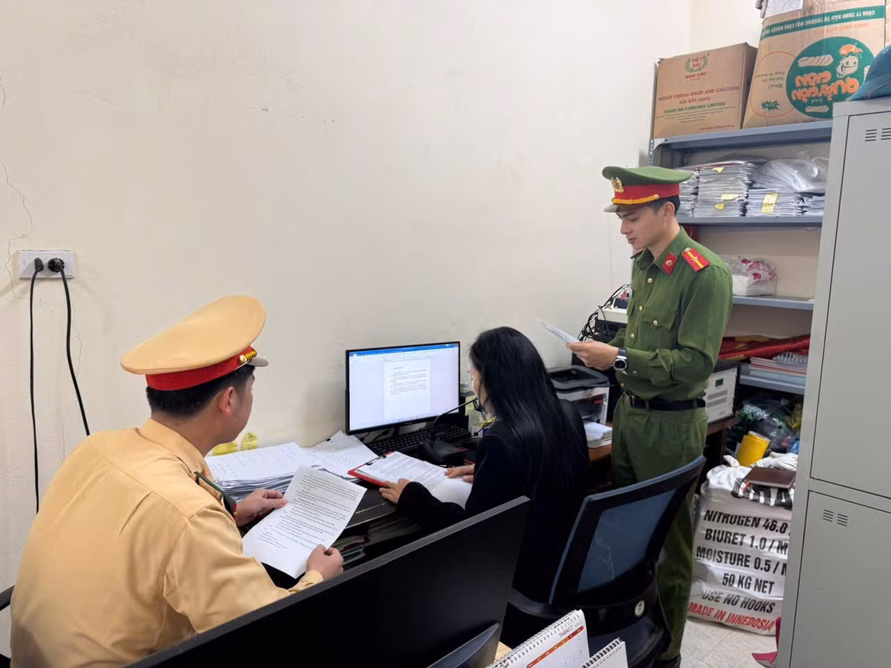 Công an cơ sở đổi mới phương thức tuyên truyền pháp luật và thông tin bầu cử ở vùng đồng bào dân tộc thiểu số -0