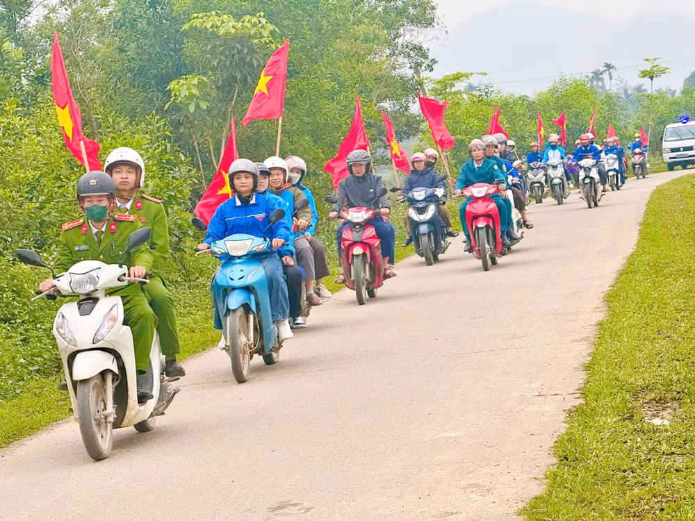 Cử tri vùng biên giới Nghệ An nô nức đi bầu cử -0