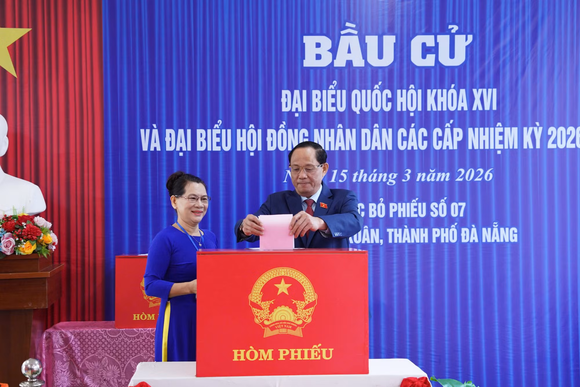 Phó Chủ tịch Quốc hội Trần Quang Phương kiểm tra tại khu vực bỏ phiếu số 15 (phường Hải Châu) -0