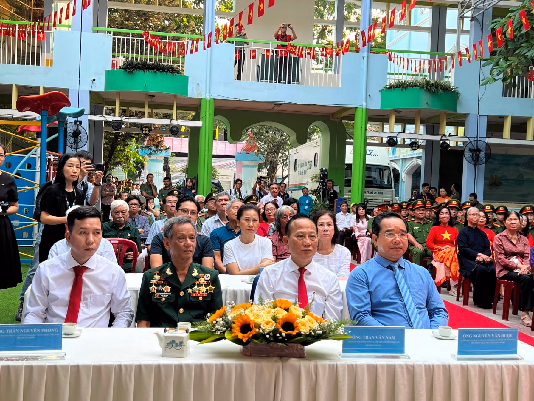 Cử tri TP Hồ Chí Minh nô nức tham gia bầu cử -1