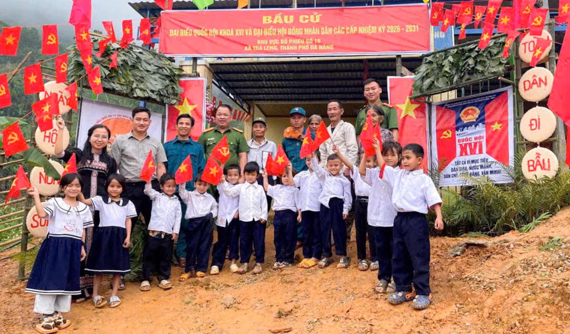 Mang Ngày hội non sông về những bản làng biệt lập -0