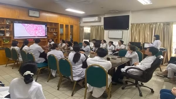 Nữ sinh mắc bệnh hiếm gặp trên thế giới được cứu sống kỳ diệu