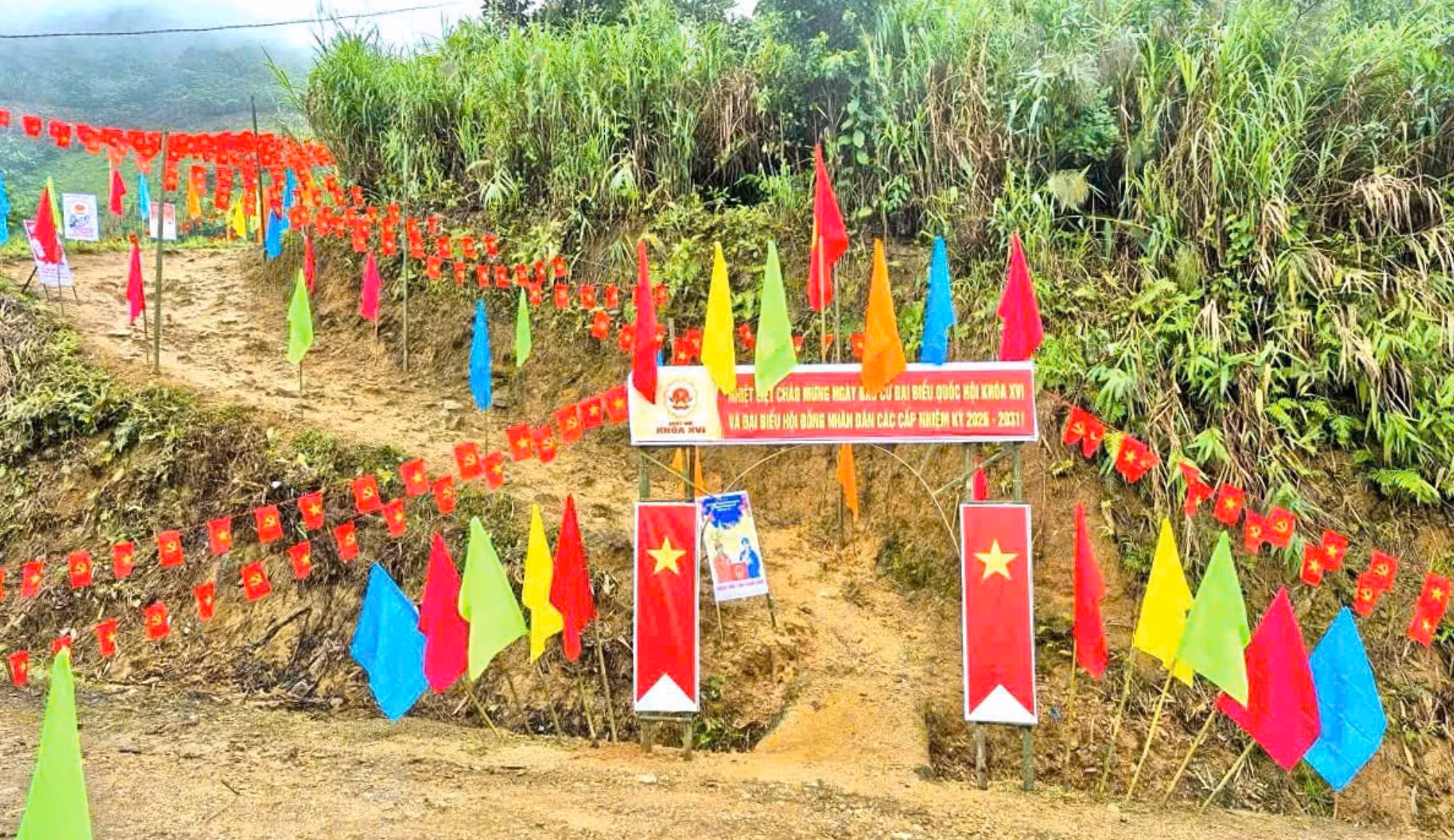 Mang Ngày hội non sông về những bản làng biệt lập -0