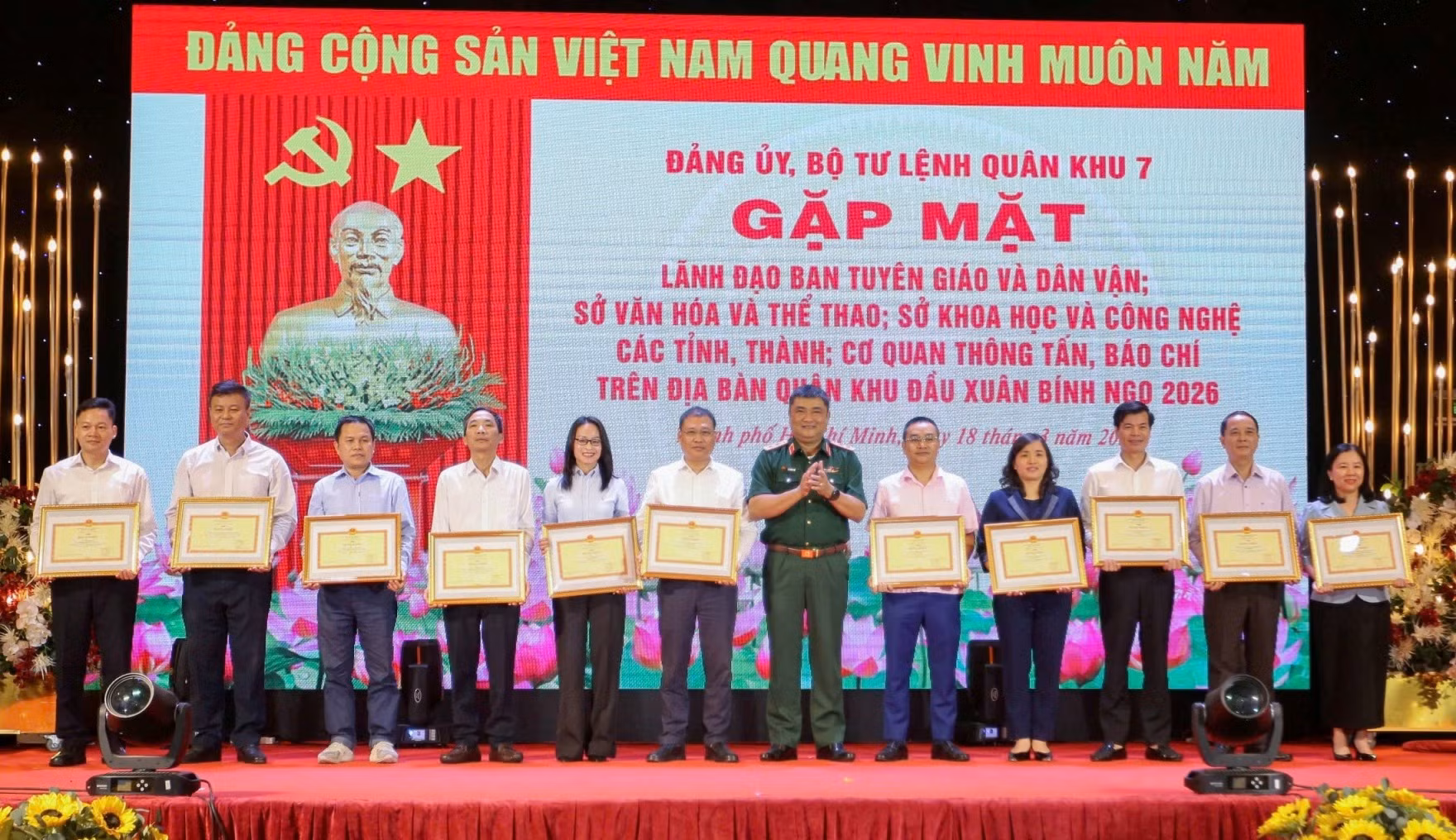 Quân khu 7 gặp mặt các cơ quan thông tấn, báo chí đầu Xuân Bính Ngọ 2026 -0