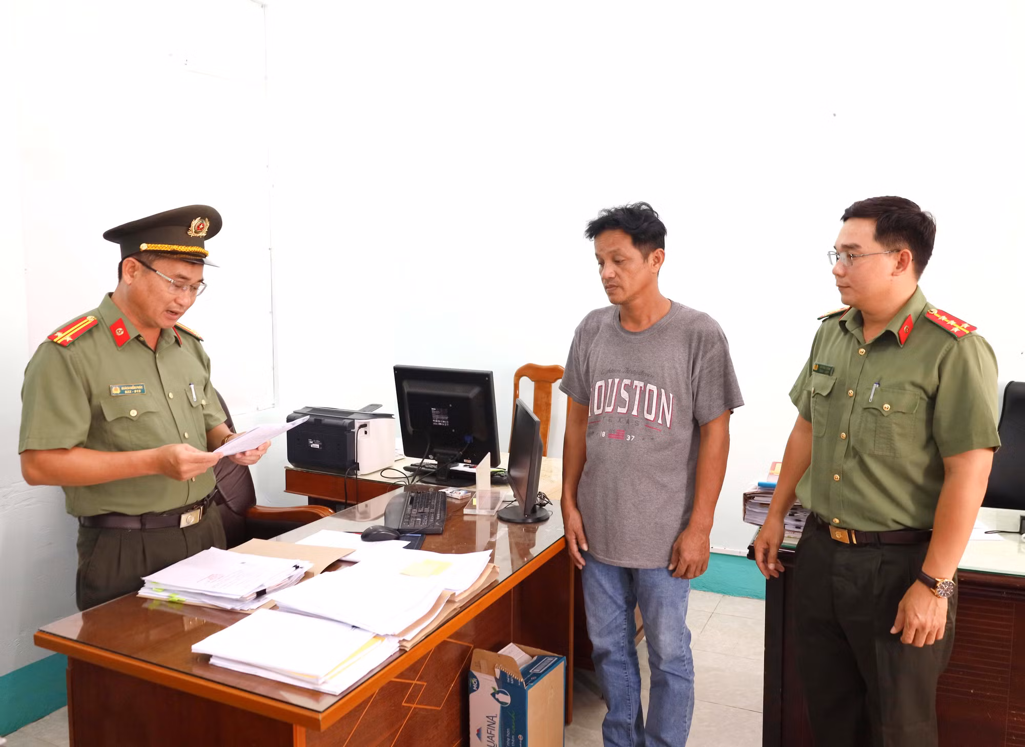 Nỗ lực ngăn chặn khai thác thủy sản bất hợp pháp tại vùng biển cực Nam Tổ quốc -0