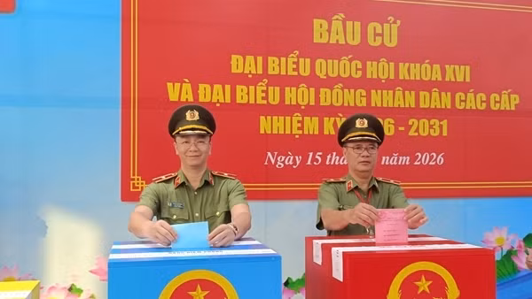 Cán bộ, chiến sĩ Công an phía Nam nô nức trong “Ngày hội non sông”