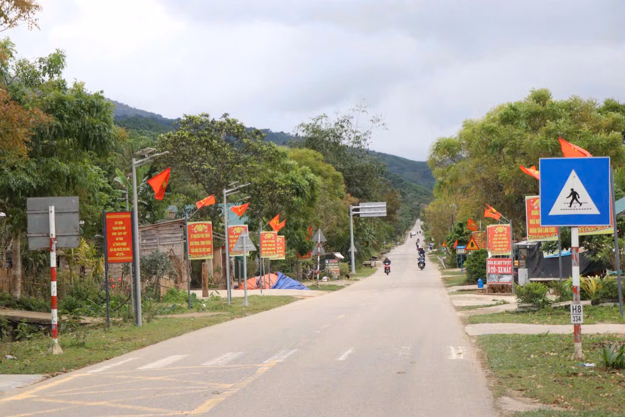 Phát huy vai trò già làng, trưởng bản trước “Ngày hội non sông” -0