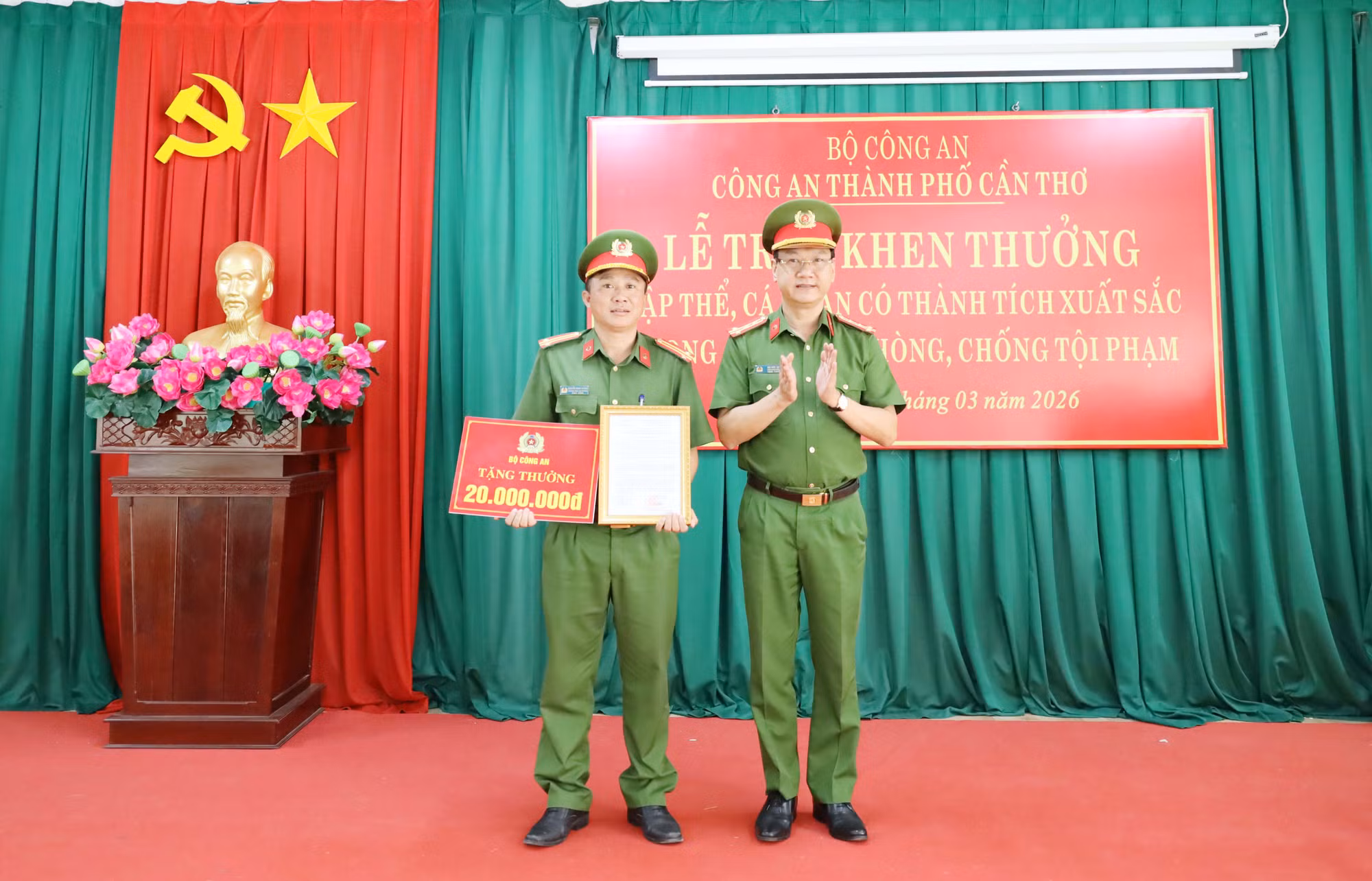 Bộ Công an khen thưởng đột xuất Công an phường ở Cần Thơ -0