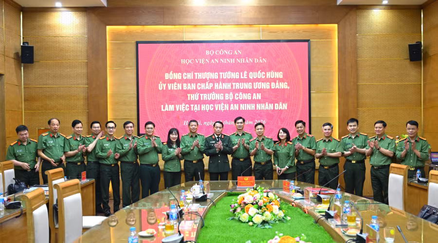 Xứng đáng&nbsp;cơ sở giáo dục đại học hàng đầu của lực lượng CAND và của Quốc gia -0
