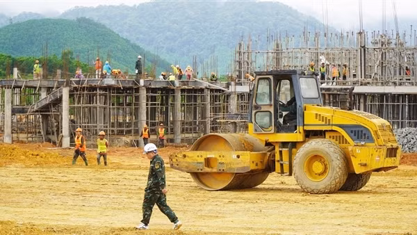 Tháo gỡ khó khăn, đẩy nhanh tiến độ xây dựng các trường phổ thông nội trú liên cấp tại vùng biên giới A Lưới