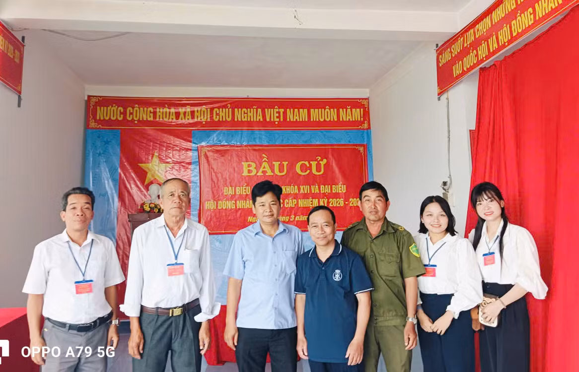 Cử tri là chức sắc, chức việc, đồng bào tôn giáo TP Cần Thơ hăng hái tham gia bầu cử -1