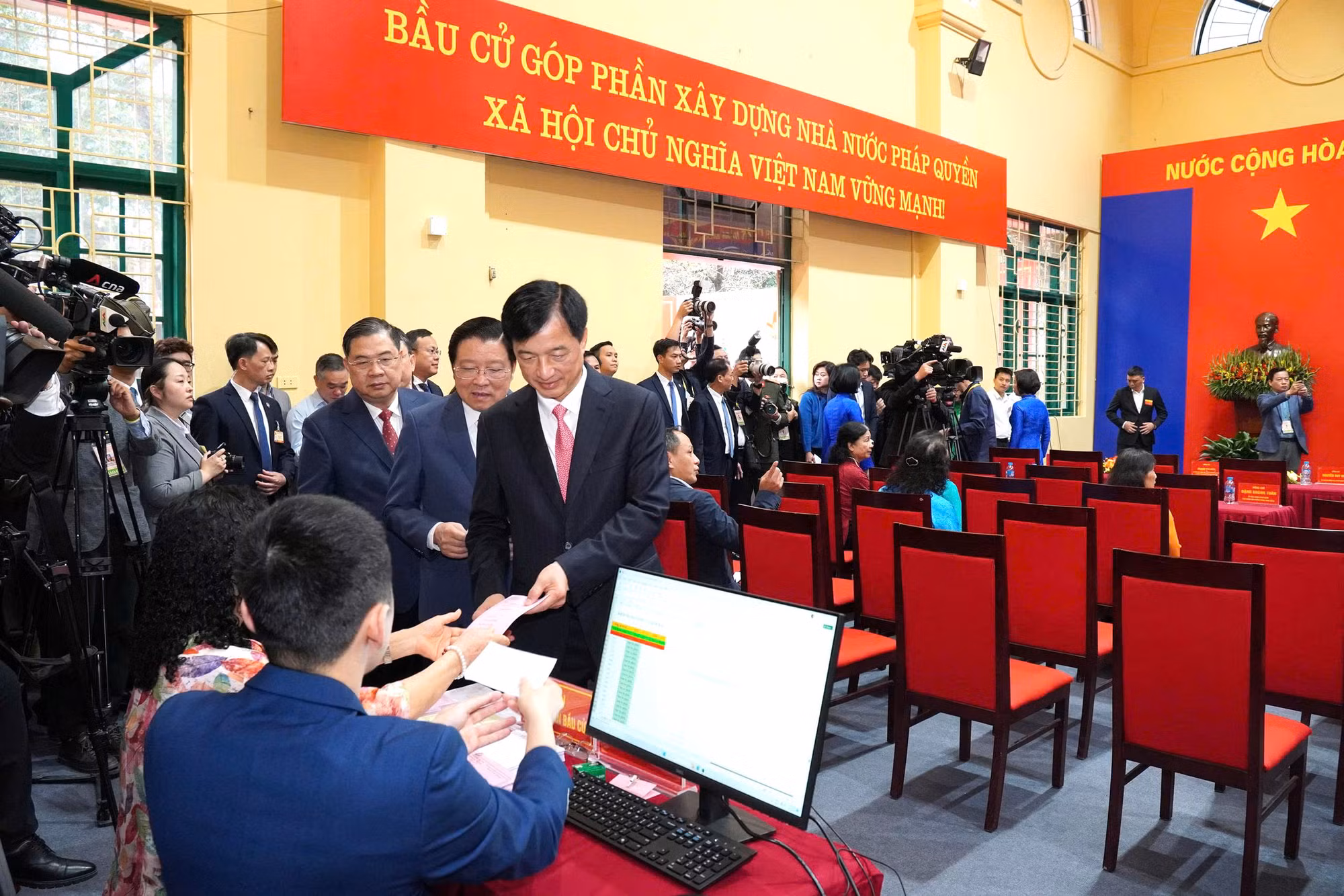 Tổng Bí thư Tô Lâm thực hiện quyền bầu cử, góp phần lan tỏa tinh thần Ngày hội toàn dân -0