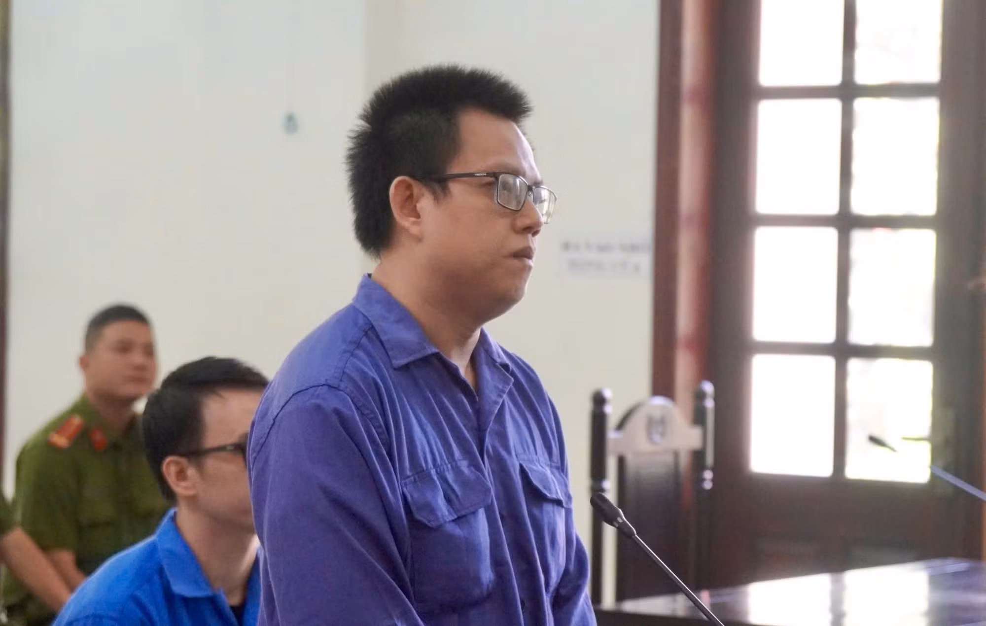 “Giúp đỡ sinh viên”, hai cựu cán bộ đoàn lãnh án -0