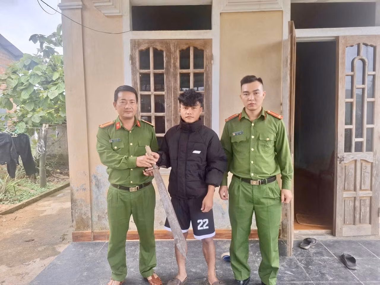 Công an xã biên giới vừa đảm bảo an ninh an toàn bầu cử vừa phối hợp đánh án liên tỉnh -1