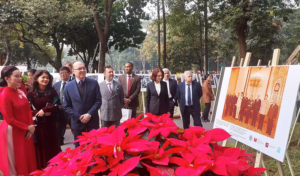 Đại sứ Gennady Stepanovich Bezdetko: “Việt Nam đã trở thành một phần ký ức và hiện tại của tôi” -0