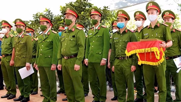 Đội trưởng Đội CSGT TT Công an huyện Châu Thành (Long An) hy sinh trong lúc làm nhiệm vụ ảnh 2