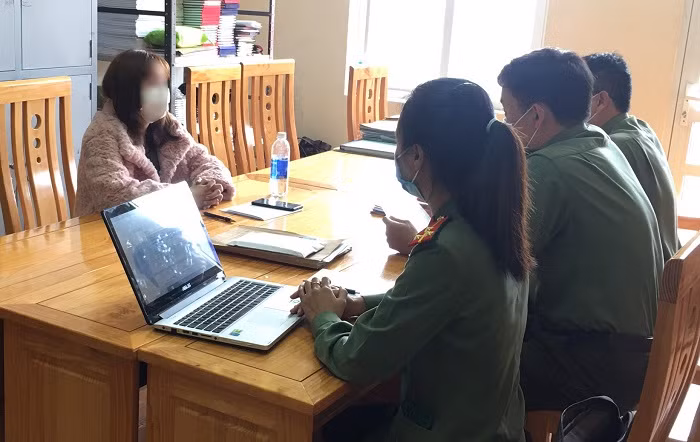 Thông tin chữa COVID-19 bằng “nước bảy màu” là sai sự thật -0
