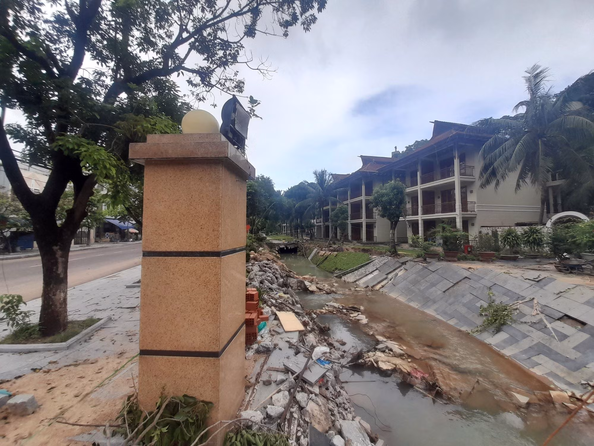 Chủ resort tự ý thay đổi cống thoát nước gây ngập lụt lịch sử -0
