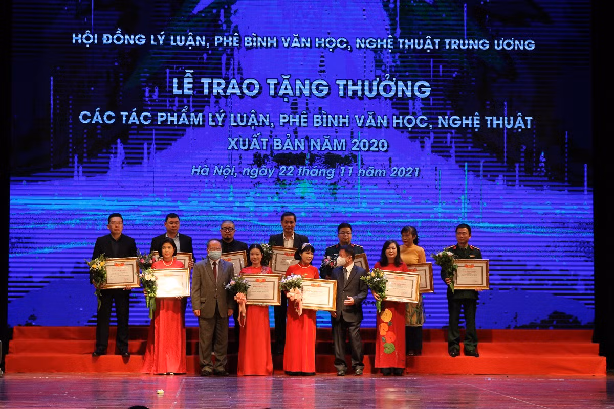 Trao tặng thưởng của Ban Bí thư Trung ương Đảng đối với các tác phẩm lý luận, phê bình VHNT -0