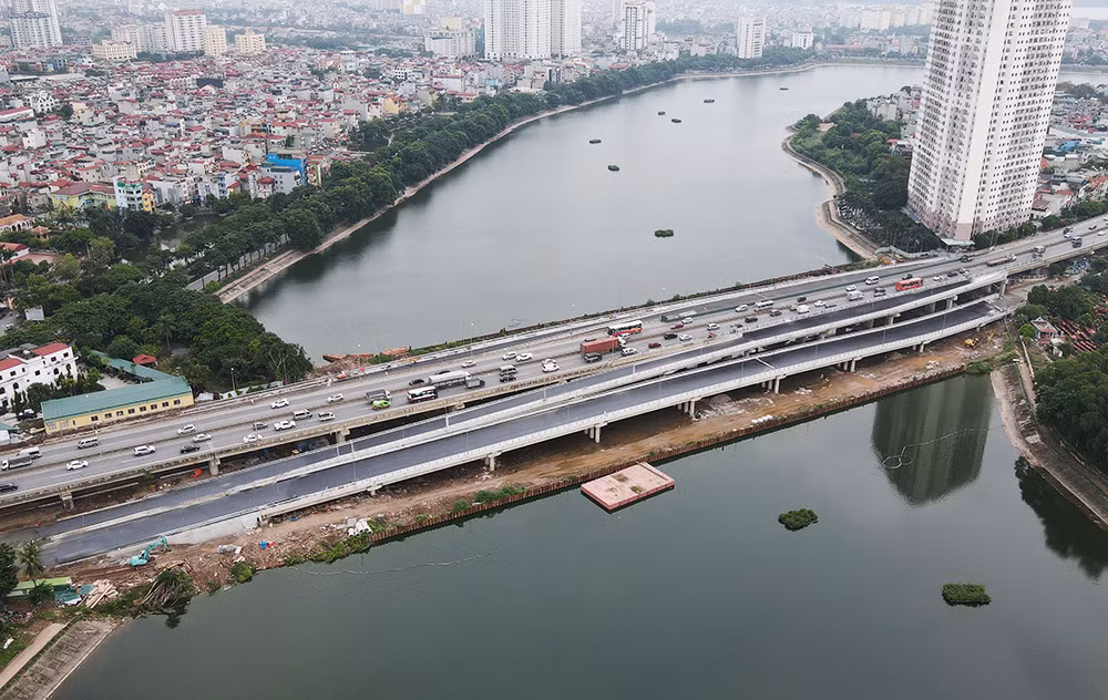 Từ nay đến 31/12, phương tiện đi qua hồ Linh Đàm cần lưu ý các tuyến đường cấm -0