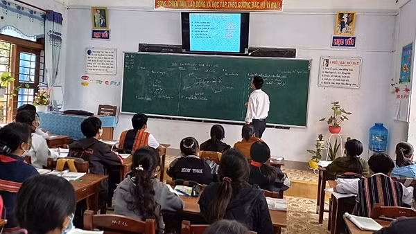 Điều động Hiệu trưởng trường chính trị tỉnh Quảng Nam làm Giám đốc Sở GD&ĐT ảnh 3