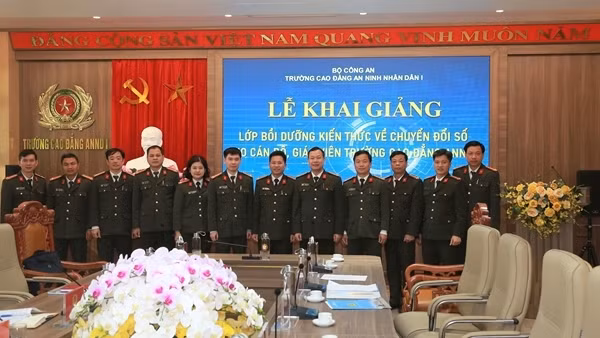 Trường Cao đẳng ANND I tặng quà cho học sinh nghèo tại Hà Giang ảnh 4