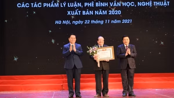 Khai mạc Hội thảo khoa học “Văn học nghệ thuật với những vấn đề quan trọng cấp thiết của đất nước hôm nay” ảnh 5