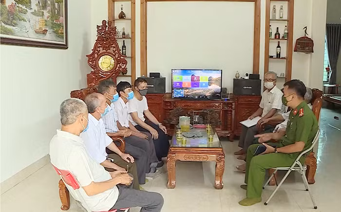Hiệu quả mô hình “Công an hưu trí tham gia đảm bảo an ninh trật tự” -0