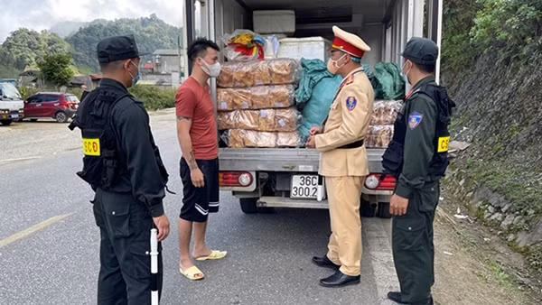 Giữ bình yên, an toàn những "cung đường mây trắng" ảnh 2