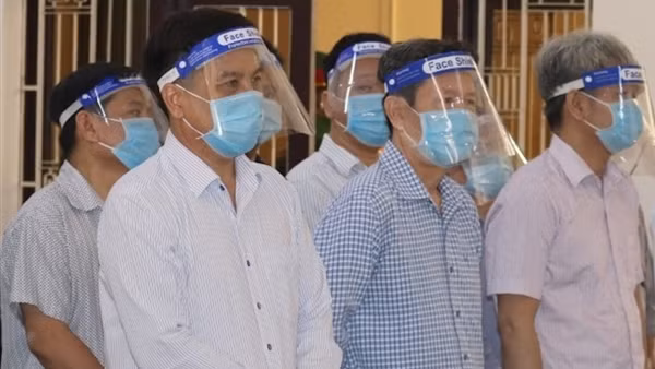 Mở lại phiên tòa xét xử cựu Chủ tịch UBND TP Trà Vinh ảnh 2