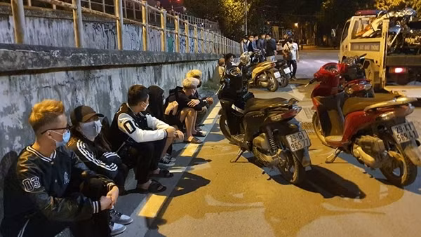 Ngăn chặn kịp thời nhóm thanh niên tụ tập đua xe trái phép ảnh 5