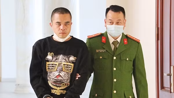Hai thanh niên nổ súng đe doạ, chủ quán nhậu đuổi bắt giao Công an ảnh 2